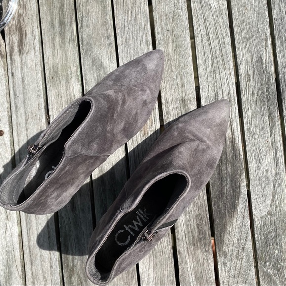🍂 CTWLK GREY SUEDE LEATHER BOOTIES! - Picture 2 of 10